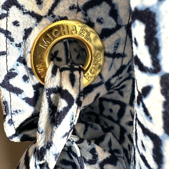 Michael Kors Women’s Top Blouse Blue & White Short Sleeve Size S Ruffle - Picture 10 of 11